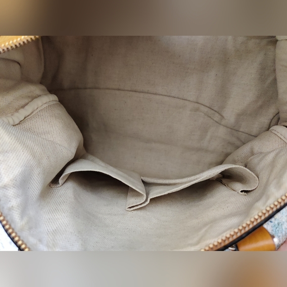 Gucci Tan Leather Tote Bag with Red and Green Stripe - Picture 11 of 16